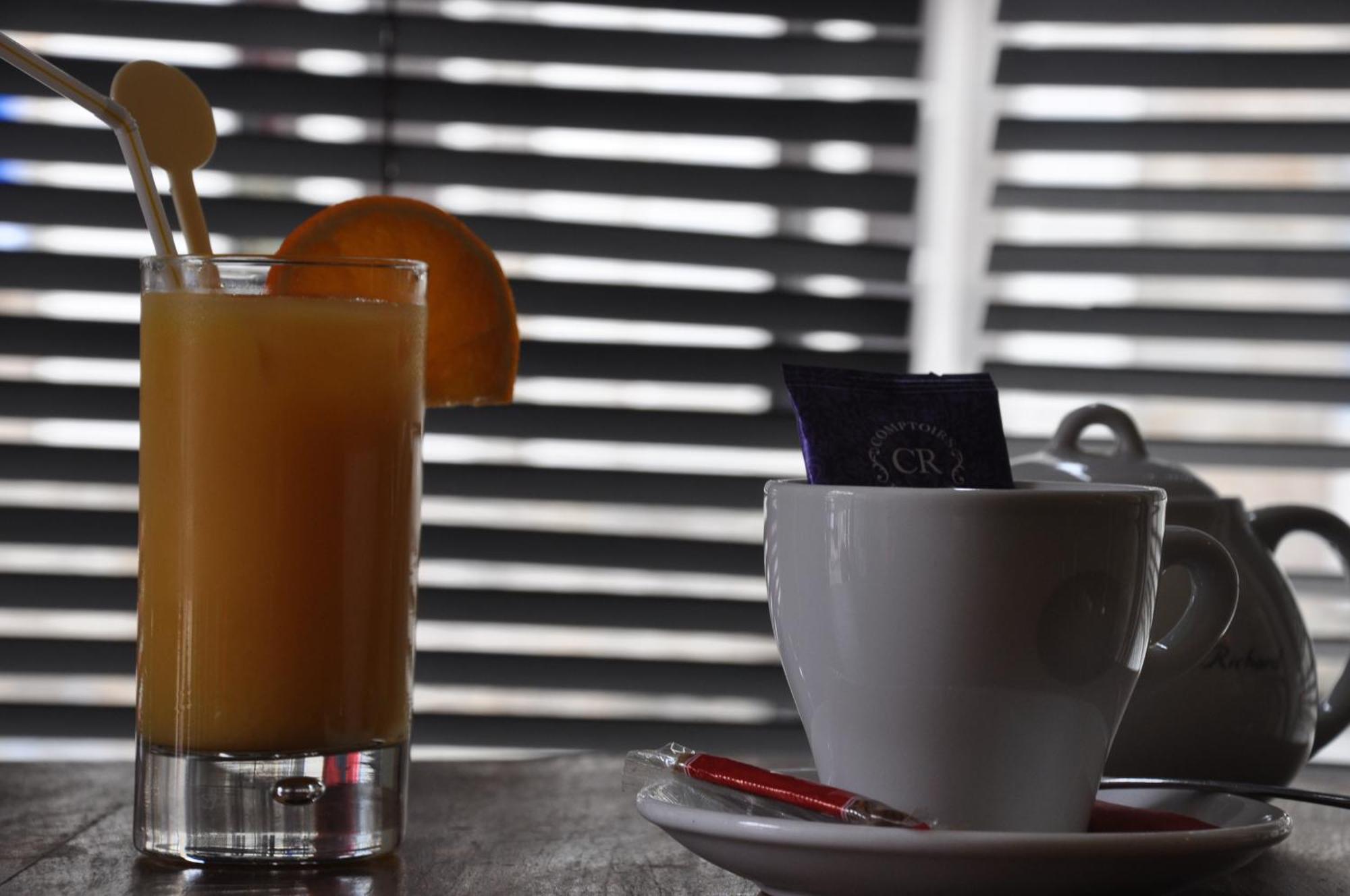 Cafe Hotel Du Theatre Dinan Kültér fotó