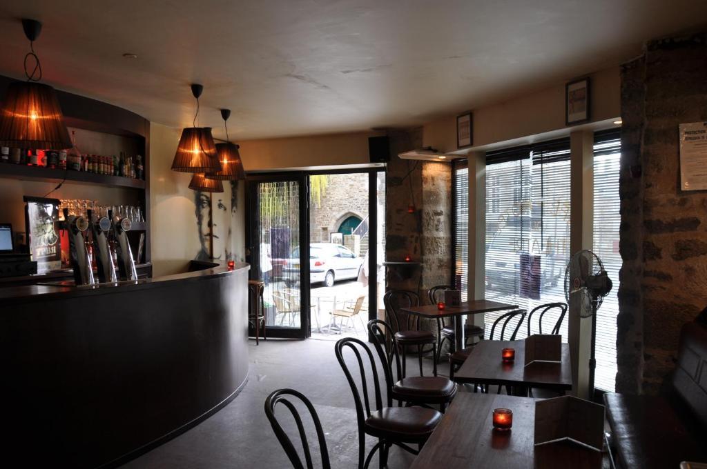 Cafe Hotel Du Theatre Dinan Kültér fotó