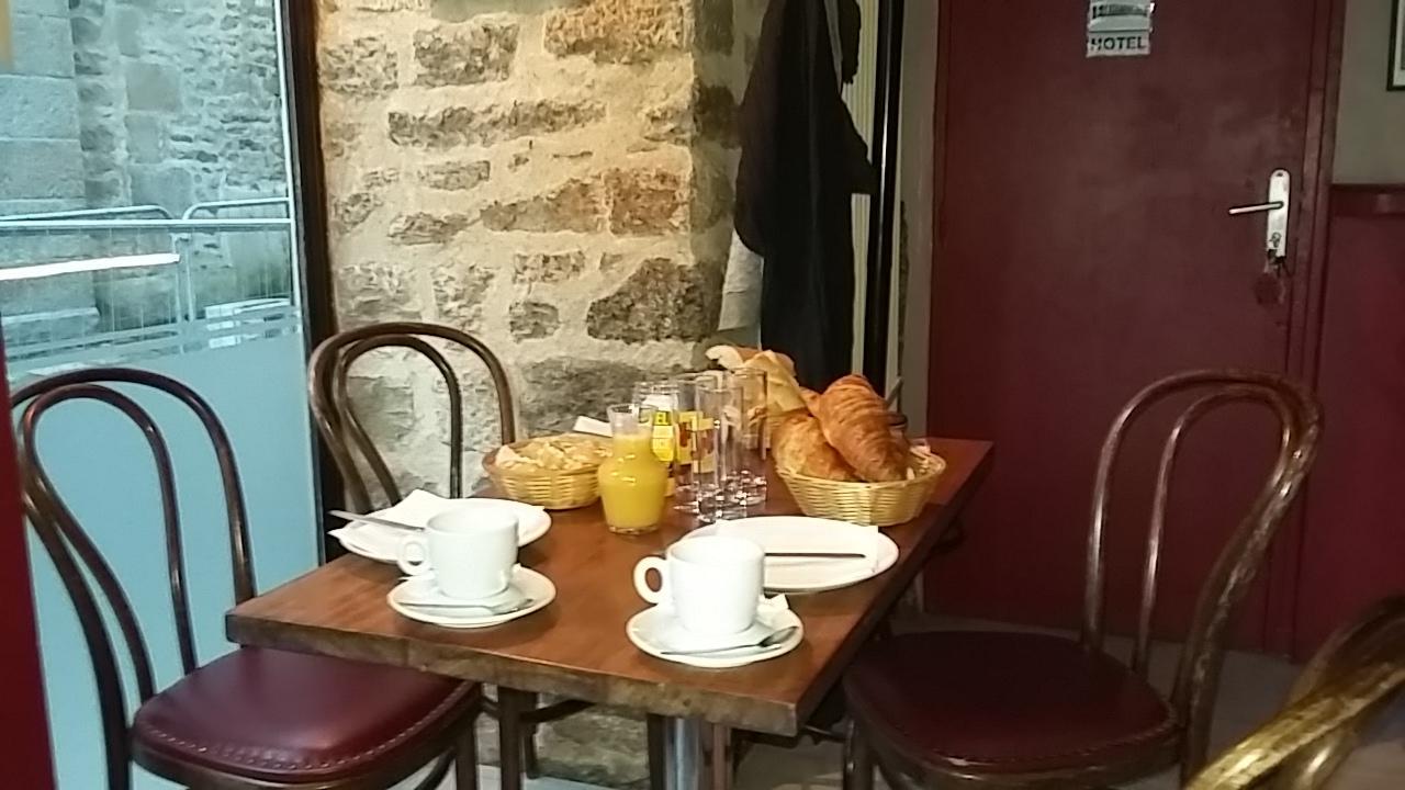 Cafe Hotel Du Theatre Dinan Kültér fotó